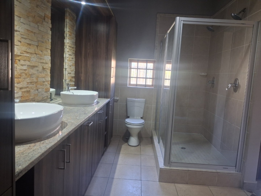 To Let 3 Bedroom Property for Rent in Hillside Free State